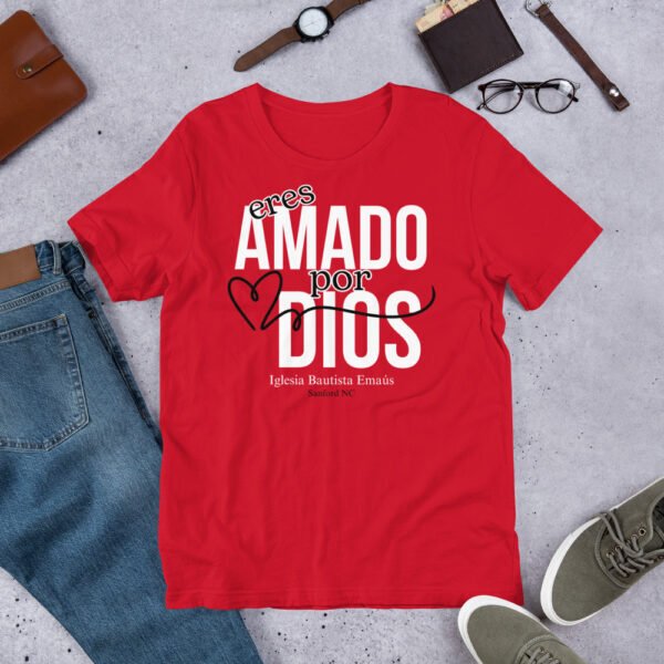 unisex-staple-t-shirt-red-front-6872bf835a25e.jpg Camiseta de manga corta unisex